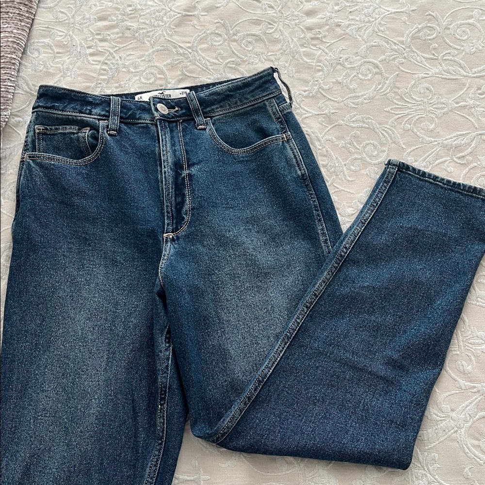 Hollister Mom Jean Size 27